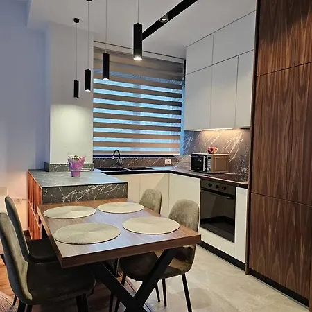 Lägenhet Deluxe Flat With Garden_tirana